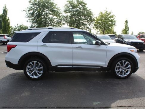 Used 2023 Ford Explorer Platinum w/ Technology Package AWD/4WD image 2