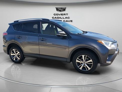 Used 2018 Toyota RAV4 XLE image 12