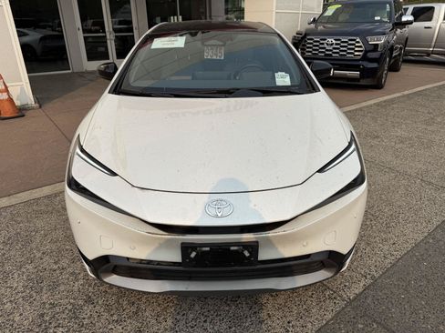 Used 2023 Toyota Prius XLE AWD/4WD image 9