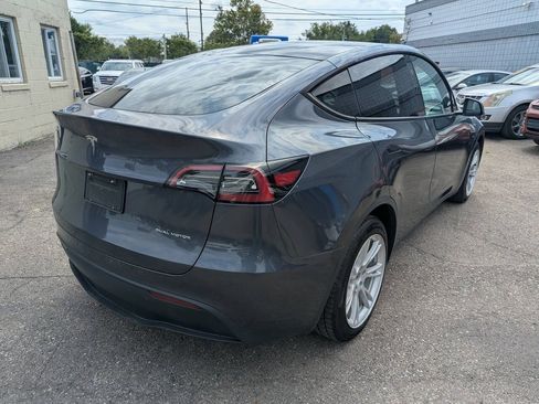 Used 2023 Tesla Model Y Long Range AWD/4WD image 7