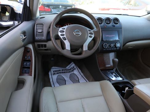 Used 2009 Nissan Altima 3.5 SE w/ Premium Pkg FWD image 14