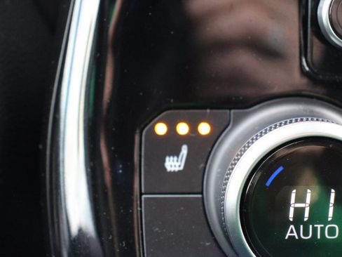 Used 2022 Toyota Highlander XLE image 28