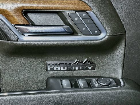 Used 2024 Chevrolet Silverado 1500 High Country AWD/4WD image 15