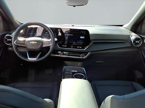 Used 2025 Chevrolet Equinox LT w/ Convenience Package II image 7