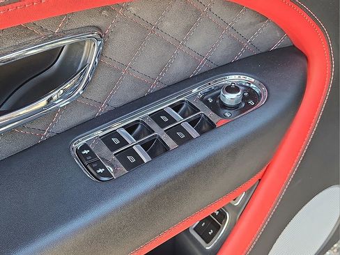 Used 2021 Bentley Bentayga Speed image 23