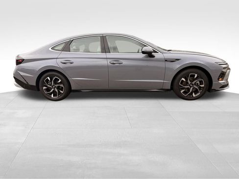 Used 2024 Hyundai Sonata SEL FWD image 9