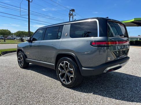 Used 2024 Rivian R1S Adventure AWD/4WD image 3