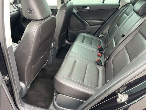 Used 2016 Volkswagen Tiguan SE image 10