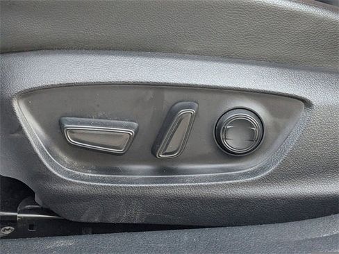 Used 2022 Toyota Camry SE image 17