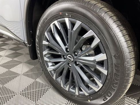 New 2026 Nissan Rogue Platinum image 14