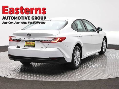 Used 2025 Toyota Camry LE FWD image 5