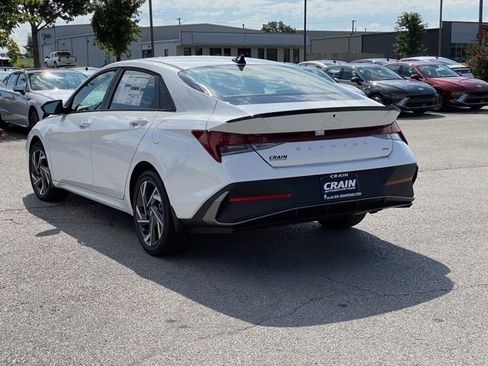 New 2025 Hyundai Elantra SEL image 6