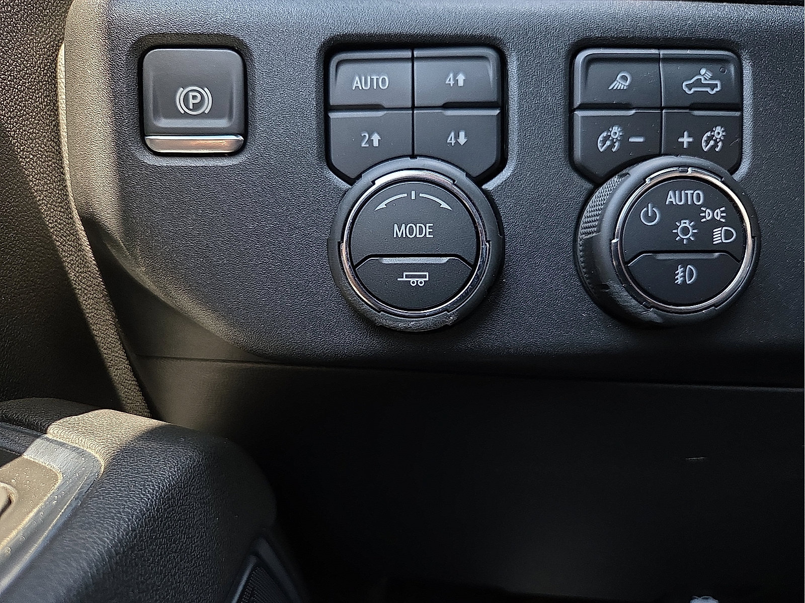Used 2025 Chevrolet Silverado 1500 High Country AWD/4WD image 19