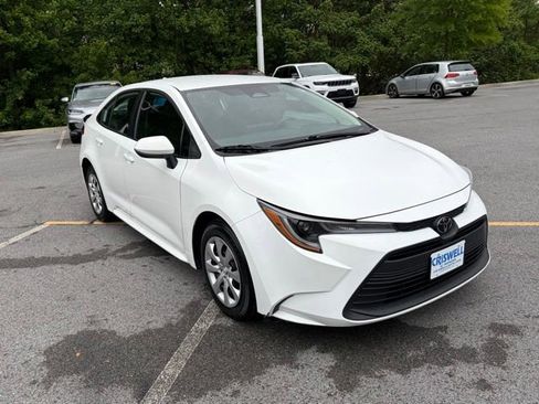 Used 2024 Toyota Corolla LE FWD image 2