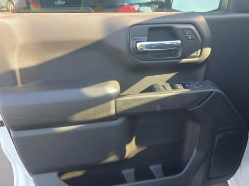 Used 2023 Chevrolet Silverado 1500 Custom AWD/4WD image 10