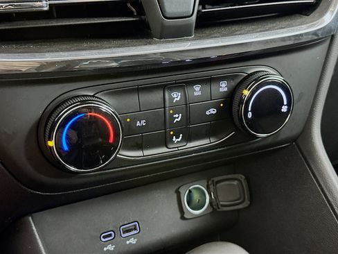 Used 2025 Buick Encore GX Preferred FWD image 23