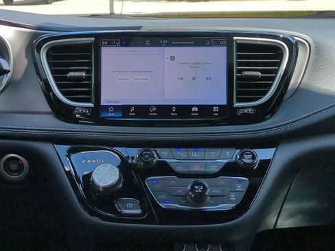 New 2025 Chrysler Pacifica Select image 19