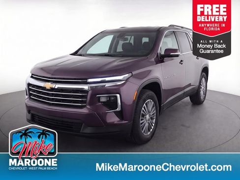 Used 2024 Chevrolet Traverse LT image 1