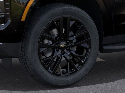 New 2025 Chevrolet Suburban Premier image 9