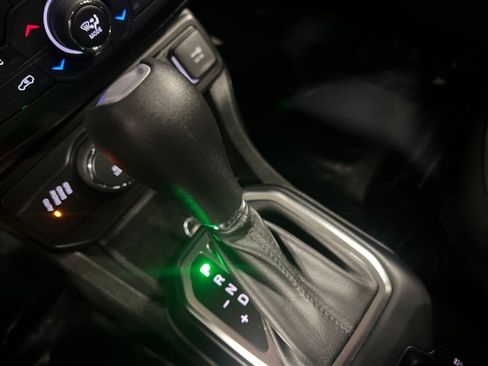 Used 2020 Jeep Renegade Latitude w/ Cold Weather Group image 24