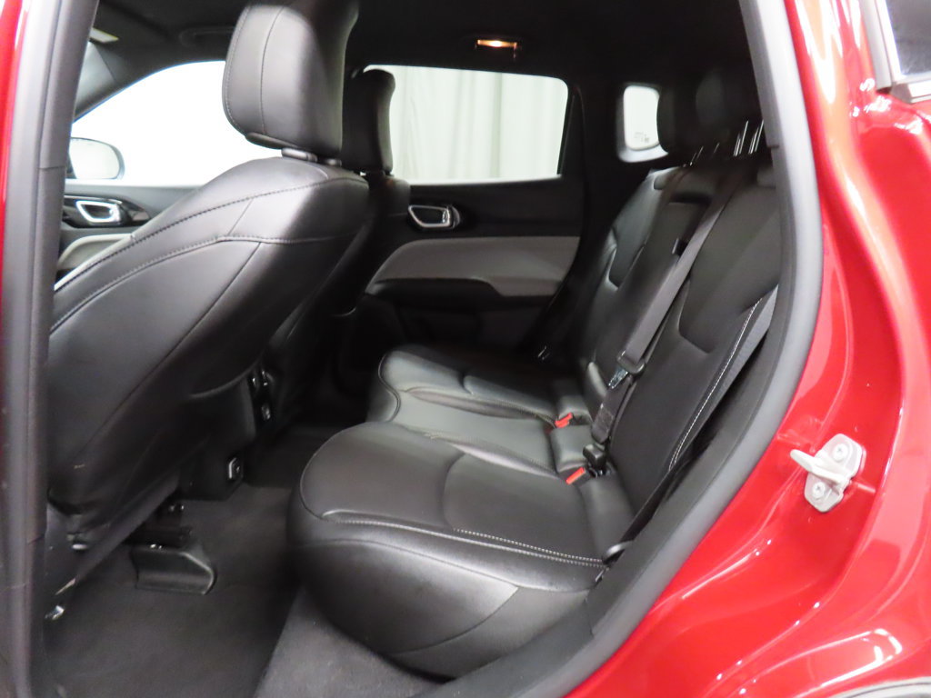 Used 2025 Jeep Compass Limited AWD/4WD image 13