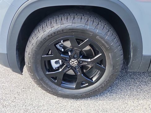 Certified 2026 Volkswagen Atlas Peak Edition AWD/4WD image 7
