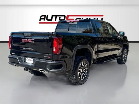 Used 2022 GMC Sierra 1500 AT4 w/ AT4 Premium Package image 7