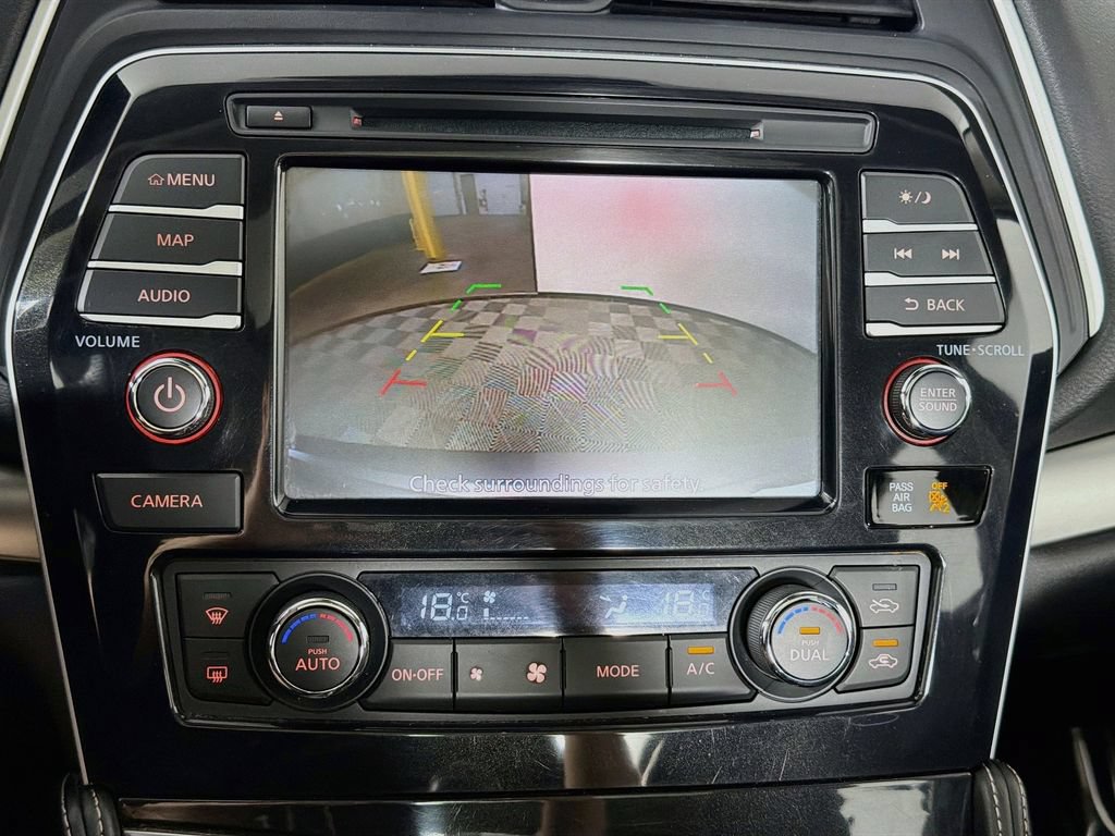 Used 2023 Nissan Maxima SL FWD image 14