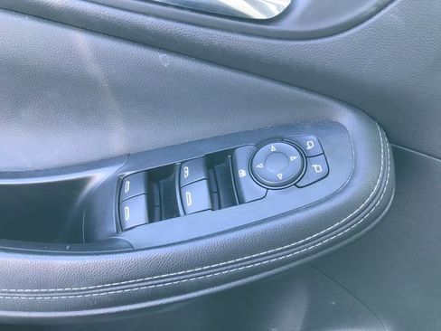 Used 2023 Buick Encore GX Preferred image 9