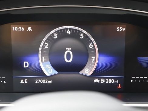 Used 2023 Volkswagen Tiguan SE w/ Panoramic Sunroof Package image 27