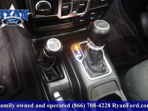 Used 2023 Jeep Gladiator Willys image 24