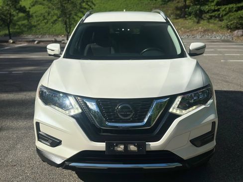 Used 2020 Nissan Rogue SV AWD/4WD image 2