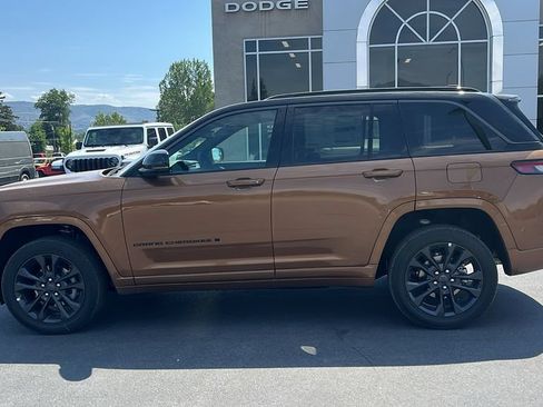 New 2026 Jeep Grand Cherokee Limited AWD/4WD image 8