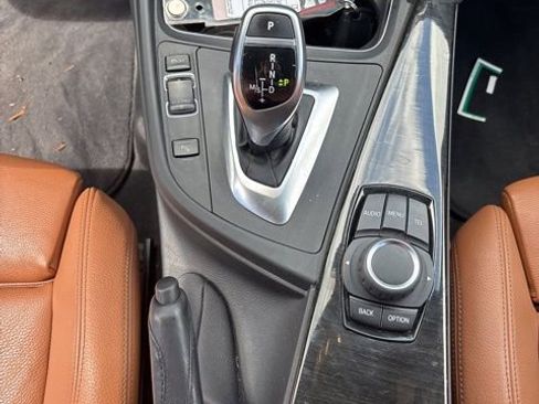Used 2017 BMW 330i Sedan RWD image 17