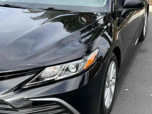 Used 2021 Toyota Camry LE image 58