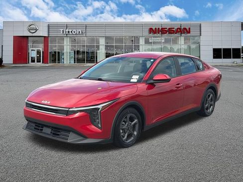 Used 2025 Kia K4 FWD image 3