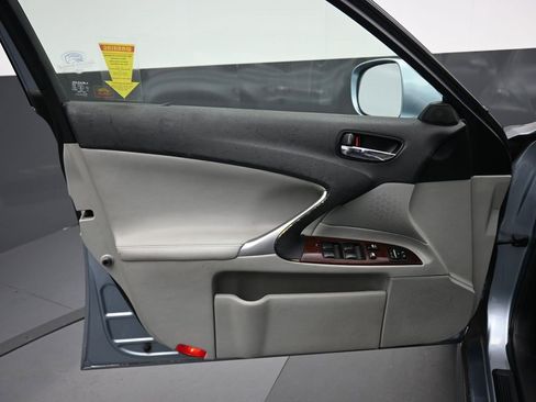 Used 2006 Lexus IS 350 image 9