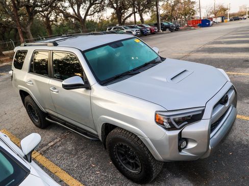 Used 2019 Toyota 4Runner TRD Off-Road image 6