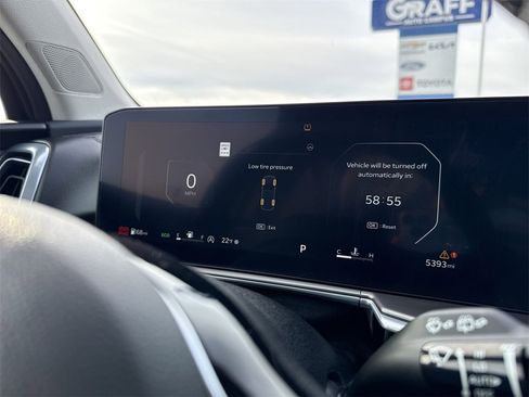 Used 2025 Kia Sorento SX image 10