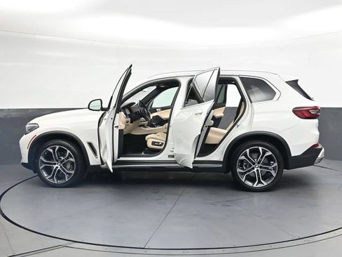 Used 2021 BMW X5 xDrive40i w/ Convenience Package AWD/4WD image 36