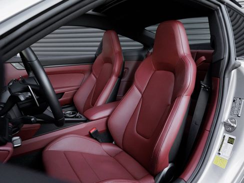 Certified 2024 Porsche 911 Carrera GTS image 5