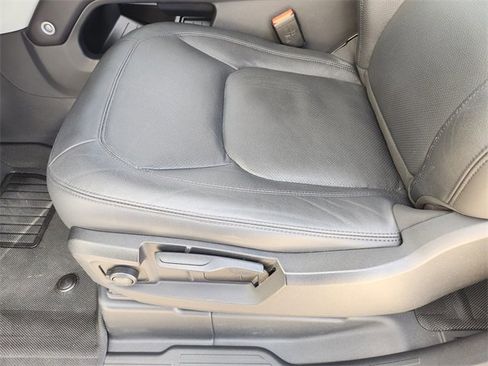 Used 2024 Land Rover Defender 90 S image 23