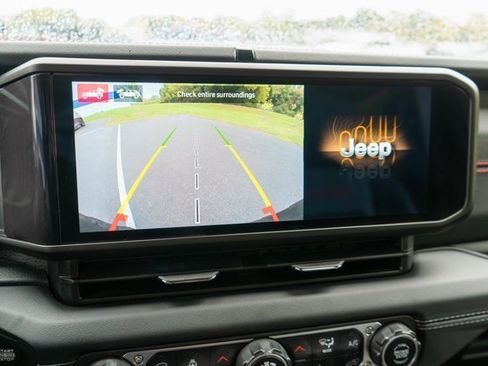 Used 2024 Jeep Wrangler Unlimited Rubicon image 27