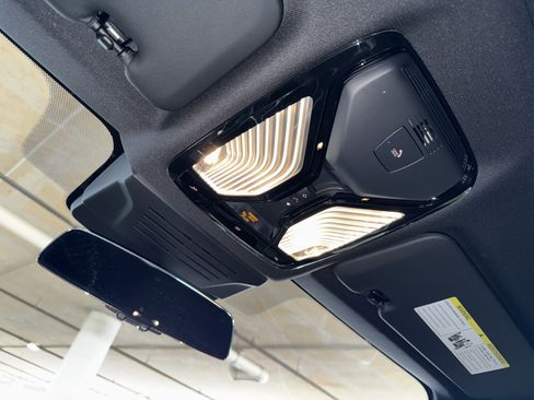 New 2026 BMW X6 xDrive40i w/ Executive Package image 22