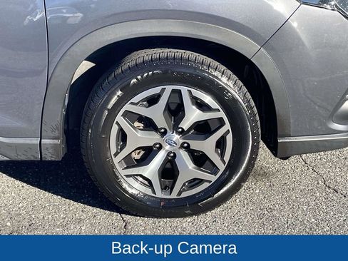 Used 2022 Subaru Forester Premium image 13