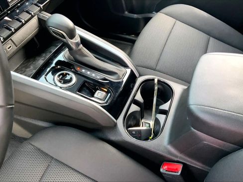 Used 2024 Chevrolet Colorado LT w/ LT Convenience Package image 15