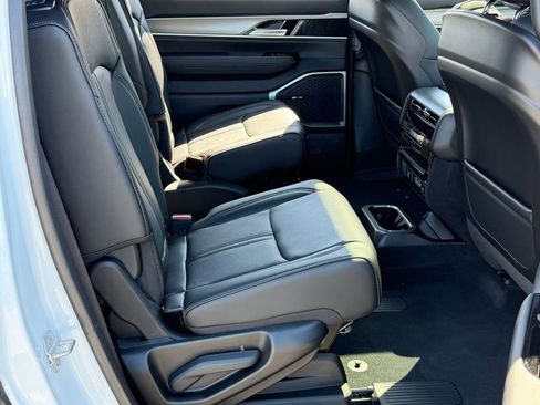 New 2026 Jeep Grand Wagoneer 4WD image 18