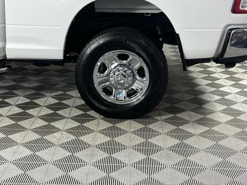 Used 2024 RAM 2500 Big Horn w/ Bed Utility Group image 11