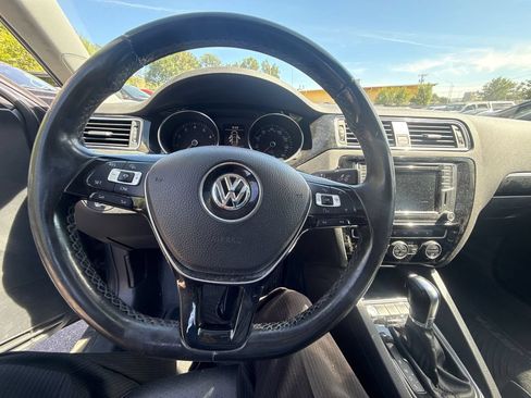 Used 2017 Volkswagen Jetta SEL FWD image 13