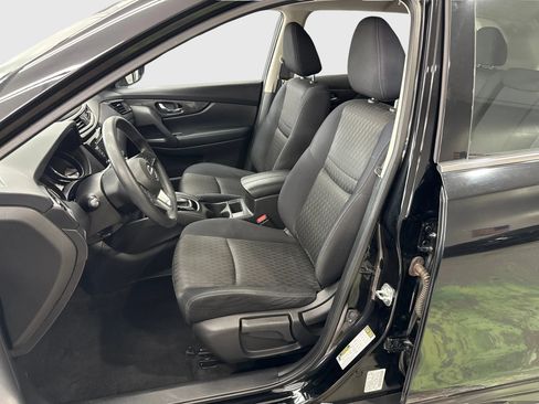 Used 2018 Nissan Rogue S AWD/4WD image 9